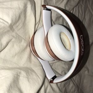 Beats wireless solo 3 headphones